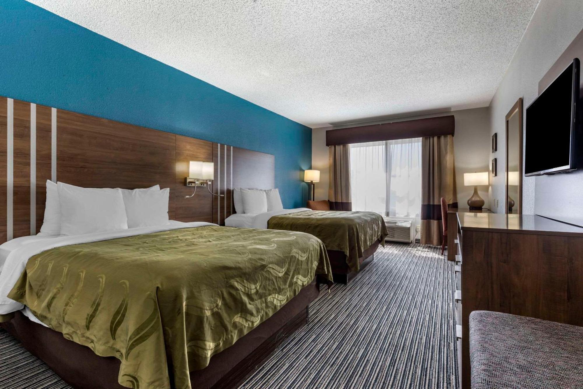 Quality Inn & Suites I-35 E-Walnut Hill Даллас Екстер'єр фото